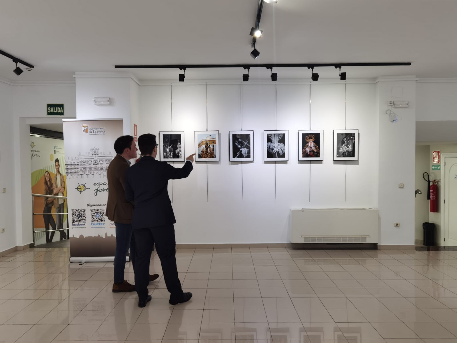 Concejal en la exposición